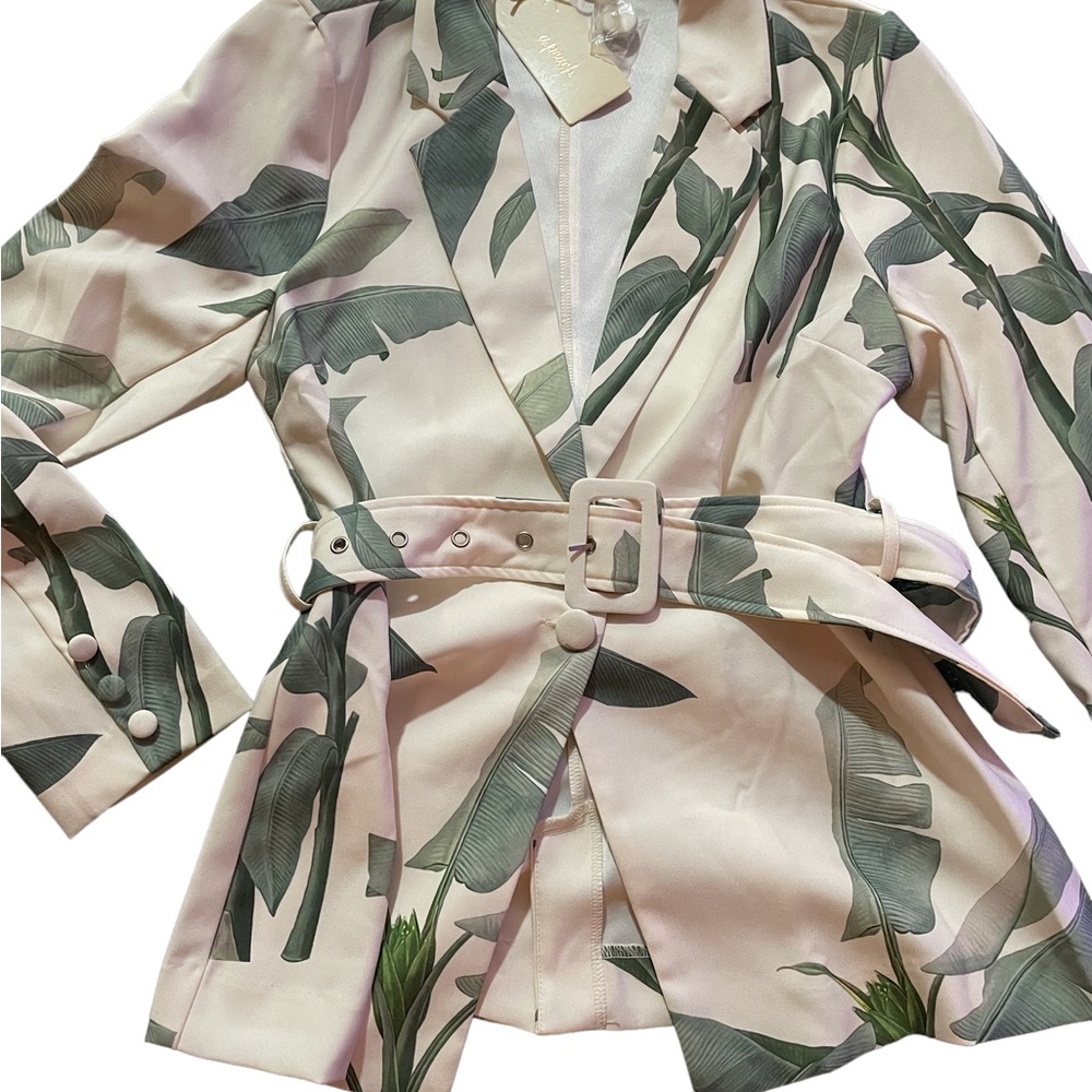 2 Piece blazer and short set. - Picture 3 of 5